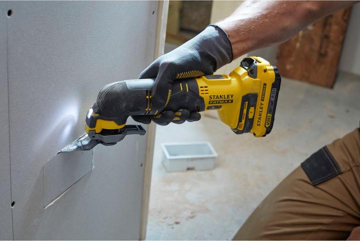 Produktbild Stanley FatMax 18V AkkuMultifunktionswerkzeug SFMCE500D2K (2.0 Ah, Schleifer, Säge & Universalmesse