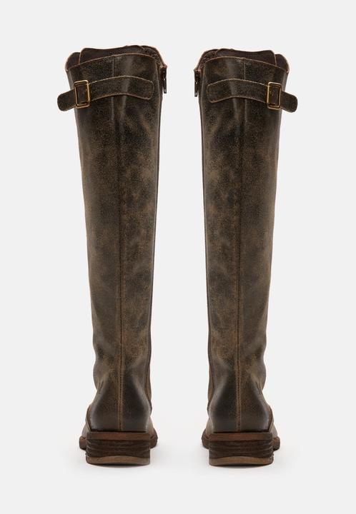 Actual product image Felmini Gredo A425, the high lace-up biker boot from, is made from smooth leather with a vintage finish. (42)
