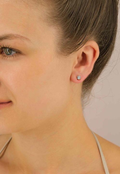 Actual product image Muau Stud earrings 6-handle setting (White gold 750)