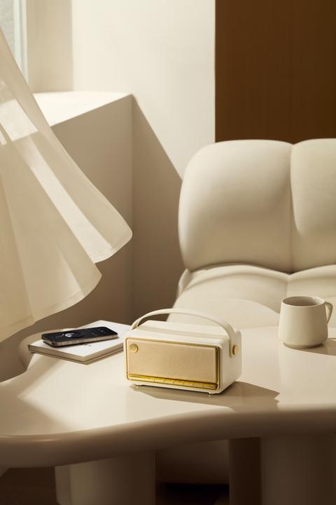 Produktbild Edifier MP330 Bluetooth Speaker - ivory