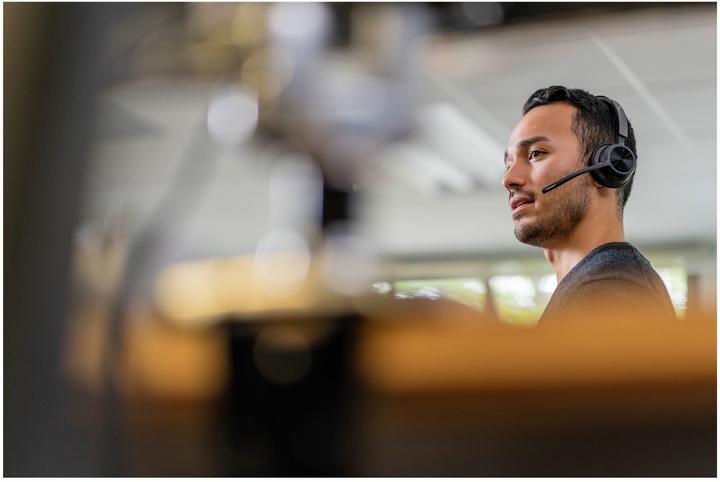 Actual product image Poly Voyager 4310 USB-C Headset +BT700 Dongle +Ladestation (Wireless, USB-C, Microsoft teams, Zoom)