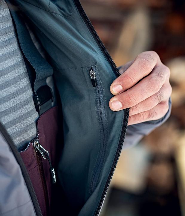 Actual product image Penguin Pinneco (M)
