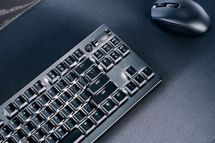 Actual product image Razer Deathstalker V2 Pro TKL (CH, Wireless)