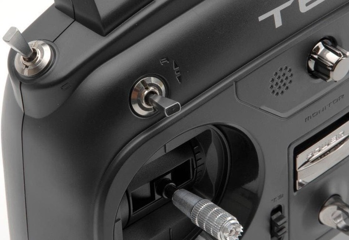 Image du produit Futaba T6K-R3006SB-2.4G Mode 2 sans batterie / chargeur