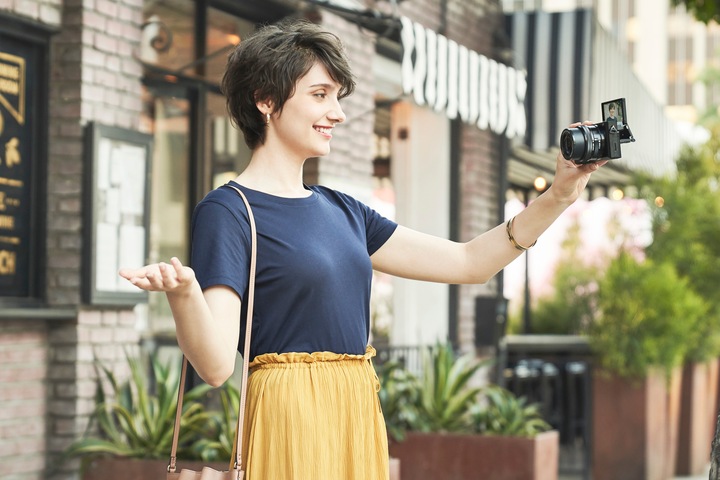 Produktbild Sony Alpha 6100 Kit (16 - 50 mm, 24.20 Mpx, APS-C / DX)