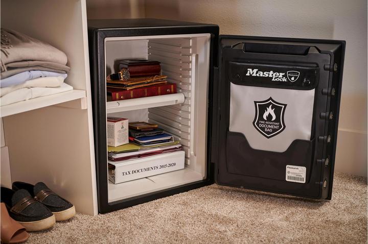 Produktbild Master Lock Feuerbeständige Dokumententasche (1 x)