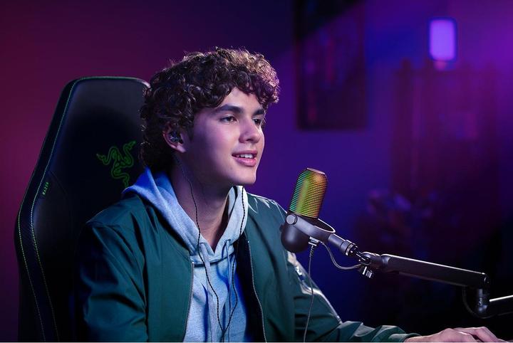 Actual product image Razer Seiren V3 Chroma