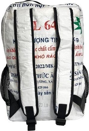 Image du produit Bekos Upcycling - Tagesrucksack aus recycelten Fischfuttersäcke weiss / blau