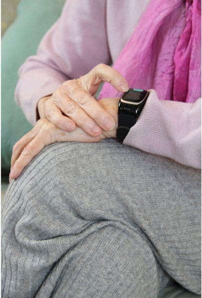 Produktbild One Button Phone Notrufuhr/Notrufarmband (31 mm, 2G)