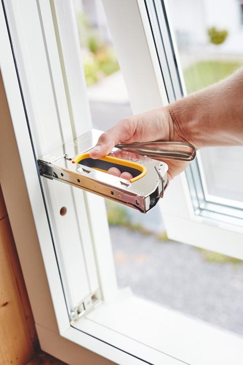 Actual product image Rapid R30 hand tacker