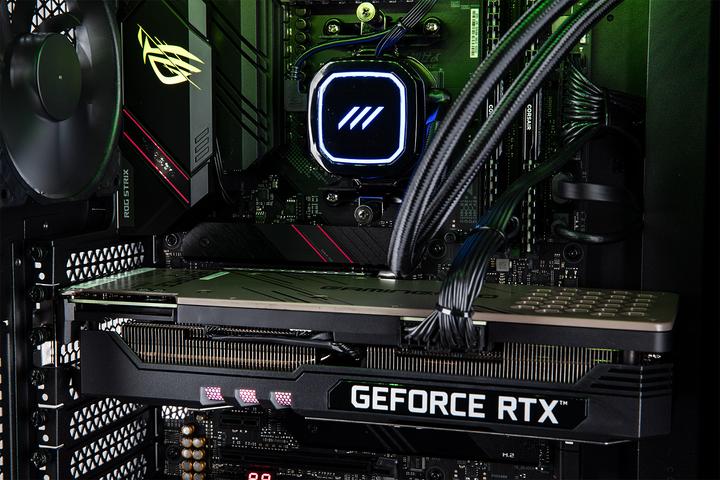 Produktbild Mifcom Savage (500 GB, 32 GB, AMD Ryzen 7 5800X, GeForce RTX 3080)