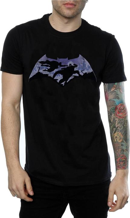 Produktbild Batman v Superman Schlacht Silhouette TShirt (S)