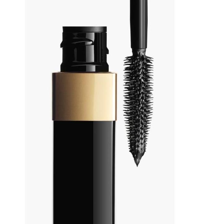 Actual product image Chanel Inimitable (10 Noir Black)