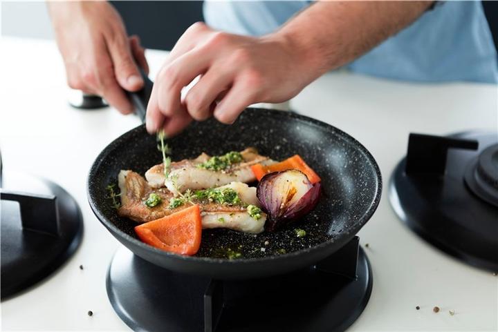 Actual product image Zwilling Madura Plus (24 cm, Frying pan, Aluminium)