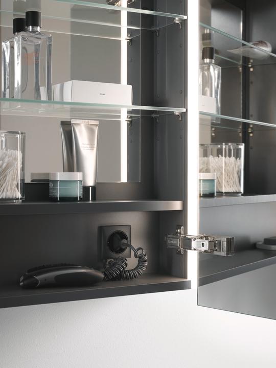 Actual product image Duravit Ketho.2 armoire de toilette, version Better, éclairage LED, 1 porte, charnières à gauche (79.50 x 22.50 x 68 cm)