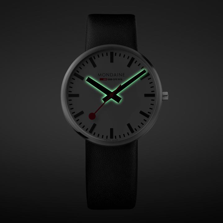 Image du produit Mondaine Giant - Rétroéclairage (Montre analogique, Swiss Made, 42 mm)