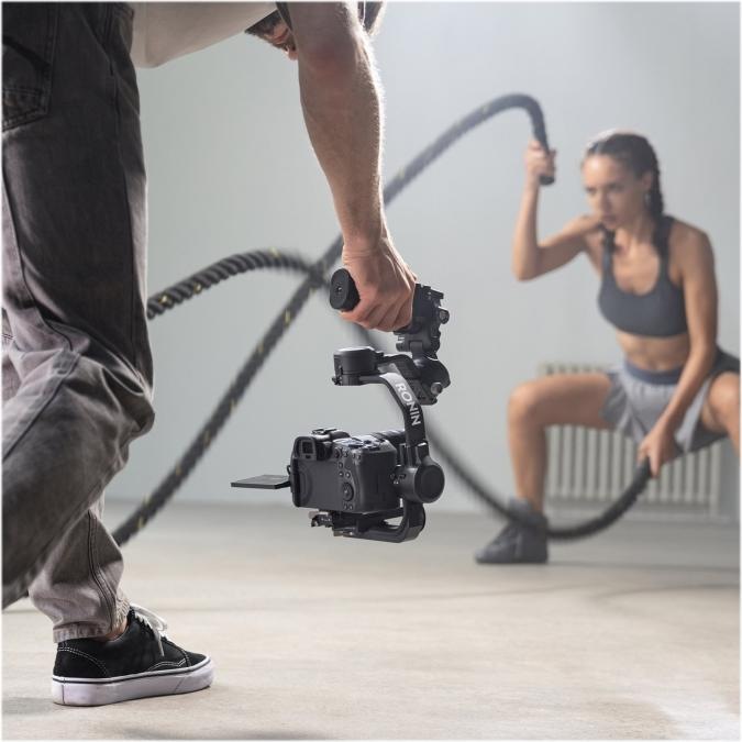 Image du produit DJI RSC 2 (Appareil photo à objectif interchangeable, Appareil photo reflex, 3 kg)