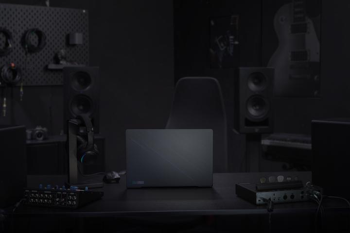 Produktbild ASUS ROG Zephyrus G16 RTX4070 (16", Intel Core i9-13900H, 16 GB, 1000 GB, Eng. Int.)