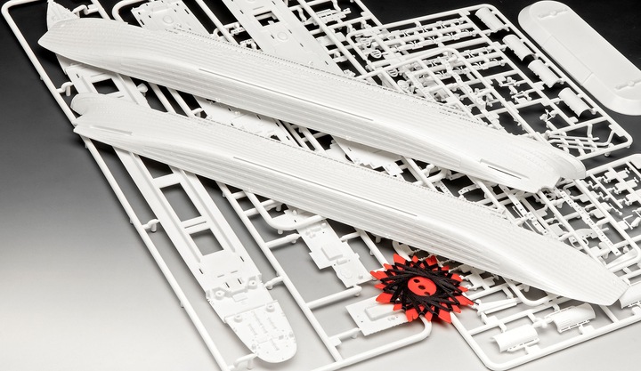 Actual product image Revell R.M.S. Titanic