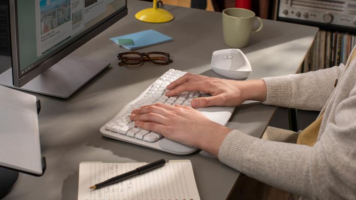 Actual product image Logitech Wave Keys (Germany, Wireless)