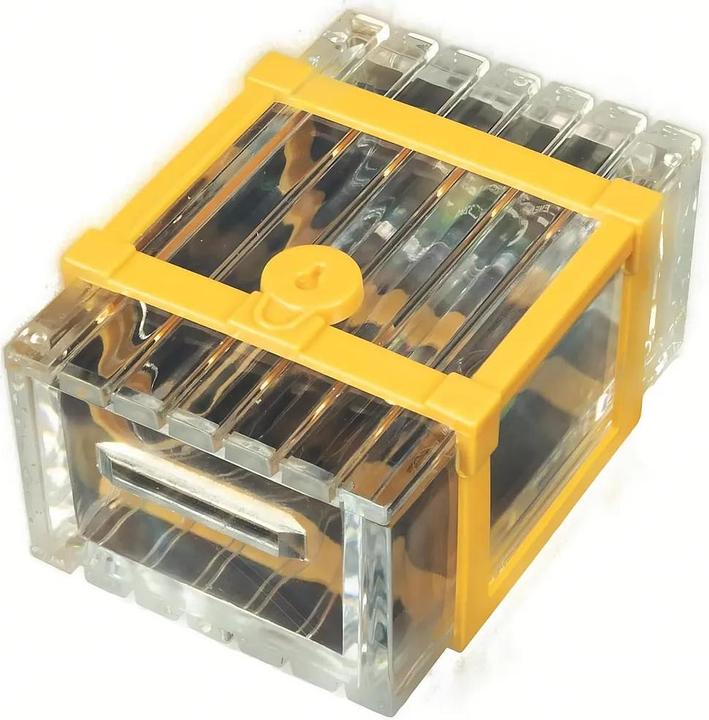 Actual product image Clementoni Ehrlich Brothers Mini Magics DurchsichtigerTresor