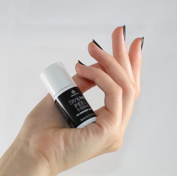 Actual product image Alessandro Striplac Peel or Soak (119 Midnight Black, UV gel varnish)