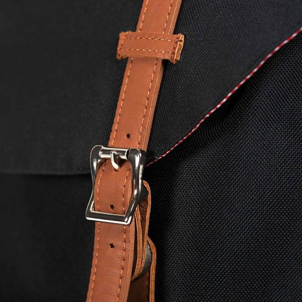 Actual product image Herschel Little America Mid (17 l)