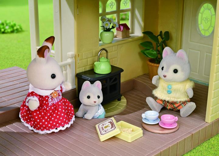 Actual product image Sylvanian Families Bluebell Cottage Gift Set