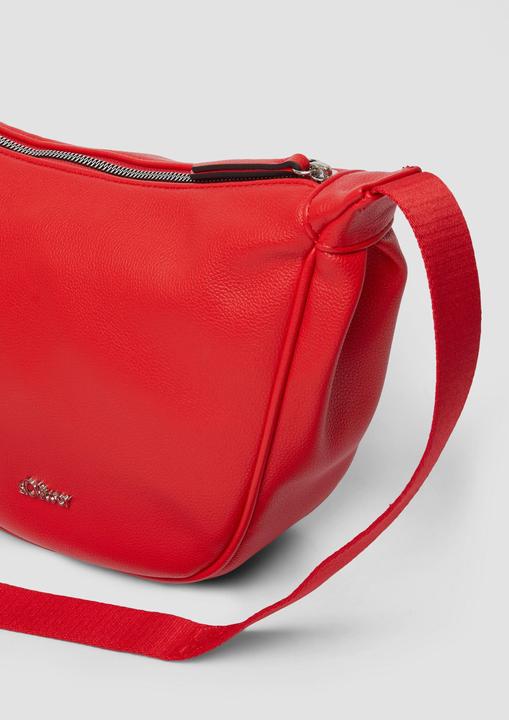 Actual product image S.Oliver Tasche Schultertasche mit Logo auf dem längenverstellbaren Schultergurt