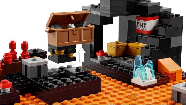 Actual product image LEGO The Nether Bastion (21185, LEGO Minecraft)