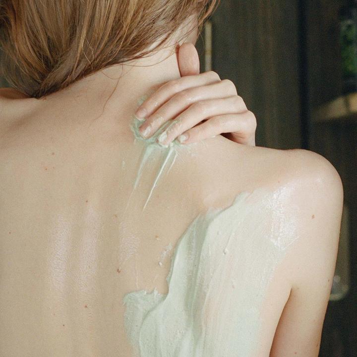 Image du produit Madara Exfoliant minéral AHA pour le corps (175 ml)