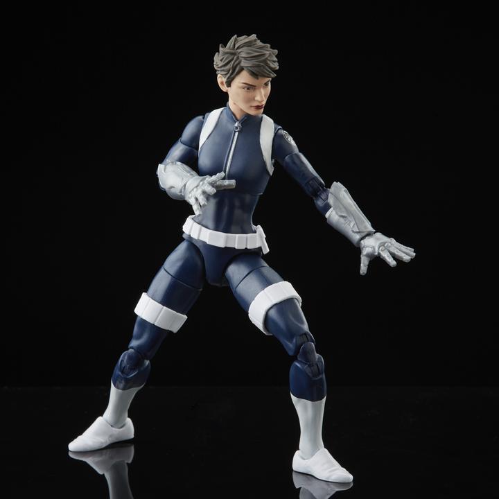 Actual product image Hasbro Legends Series Marvel's Quake, 15 cm tall action figure to collect, 5 accessories.