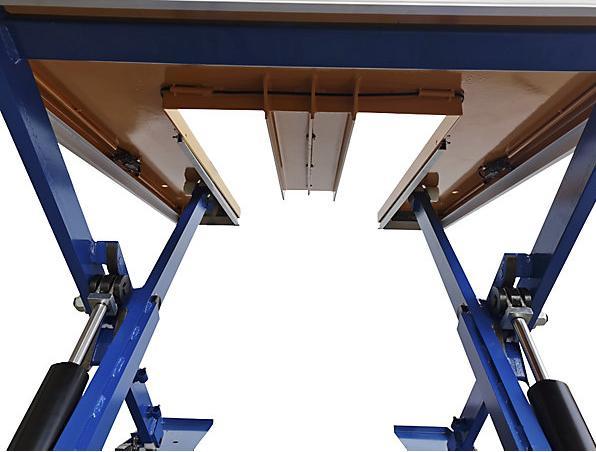 Actual product image eurokraft basic Low profile lift table, E shaped, max. load 1200 kg, hand operated control unit.