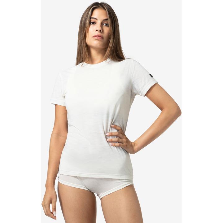 Actual product image Super Natural Women's Sierra 140 Tee (M)