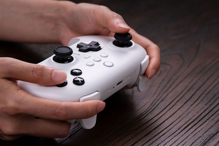 Immagine prodotto 8bitdo Ultimate Controller con stazione di ricarica (Switch, PC)