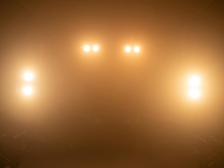 Produktbild Eurolite IP Audience Blinder 2x100W LED COB WW (200 W, LED)