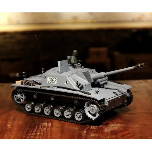 Es-toys RC Panzer „Sturmgeschütz III“ – Stug 3 Heng Long 1:16 Grau, Rauch&Sound, Metallgetriebe und 2 (RTR pronto all'uso)