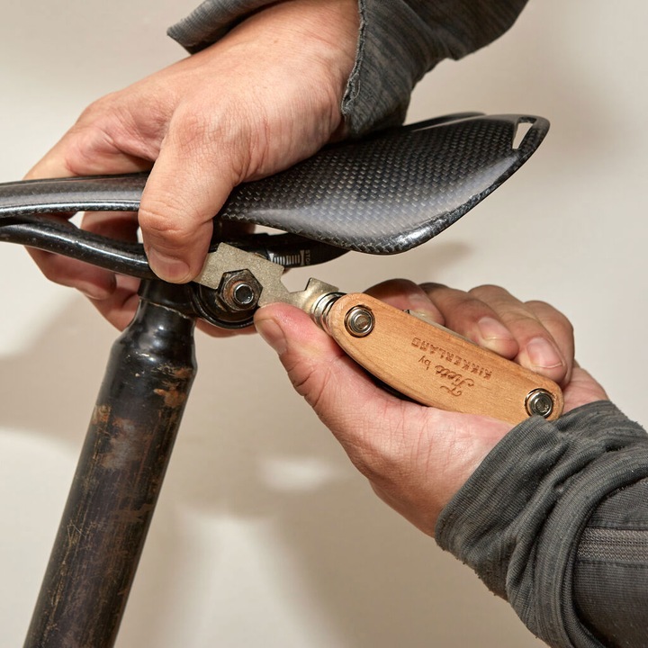 Immagine prodotto Kikkerland Attrezzo per bicicletta 16 in 1 (BB68)