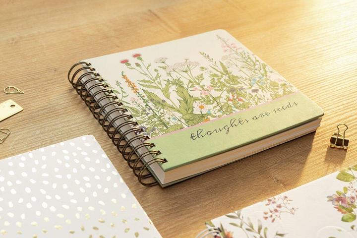 Actual product image Jolie Spiral Notizbuch A5 Format Wild Herbs (A5, Dotted, Hardcover)