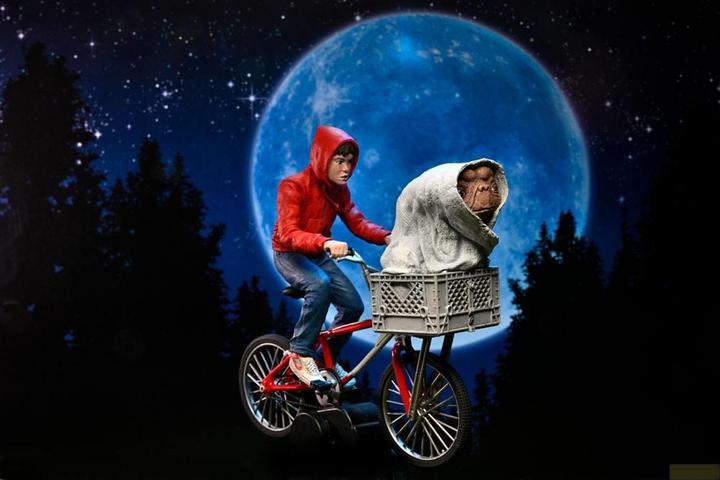 Image du produit Neca E.T., l'extra-terrestre: Elliott & E.T. on Bicycle