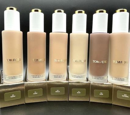 Produktbild Tom Ford Flawless Glow Foundation SPF30 30 ml 7.0 Tawny (7.0 Tawny)