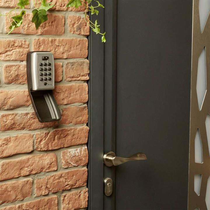 Actual product image Master Lock Key safe