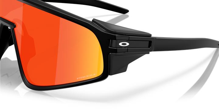 Immagine prodotto Oakley Latch Panel (Nero Opaco, Prizm rubino)