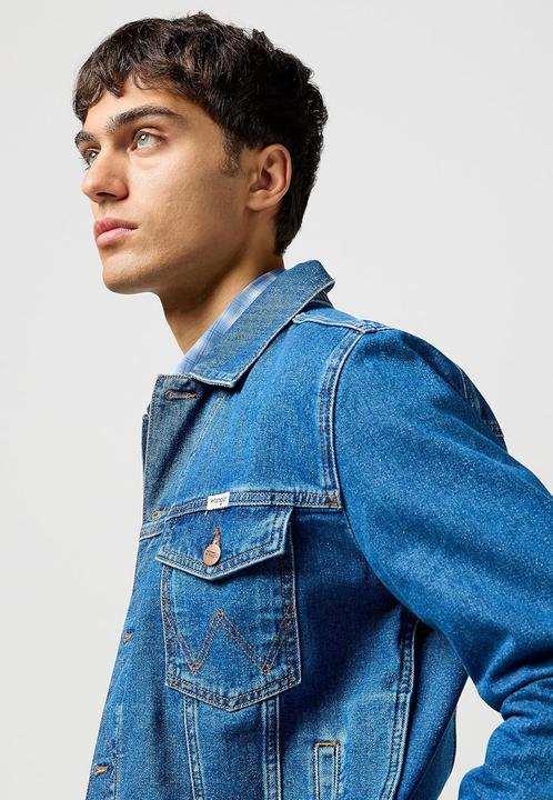 Actual product image Wrangler Classic Denim Jacket, Regular Fit, Machine Washable (XL)
