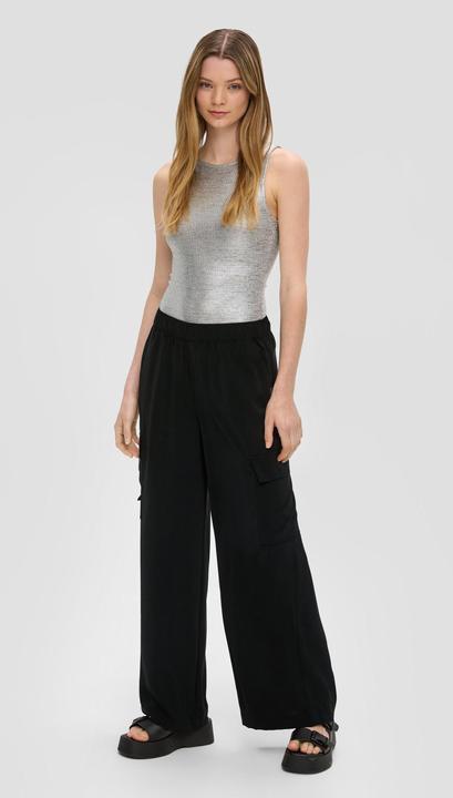Actual product image S.Oliver Hose Satinhose mit Wide Leg und Cargotaschen (36)