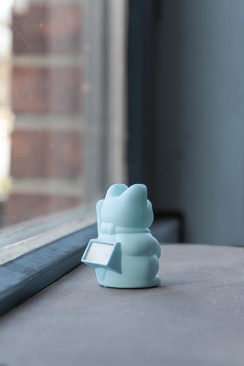 Actual product image Donkey Products Lucky Cat Solar Winkekatze hellblau 6,5cm