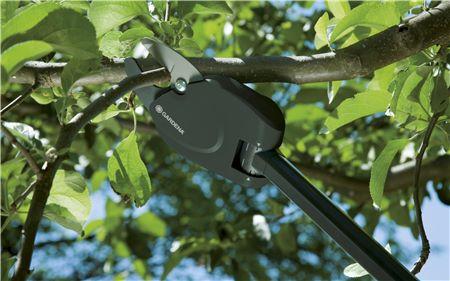 Produktbild Gardena Comfort Teleskop-Baumschneider StarCut 410 BL