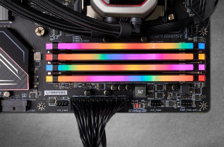 Image du produit Corsair Vengeance RGB Pro (4 x 32GB, 0.00 MHz, RAM DDR4, DIMM)