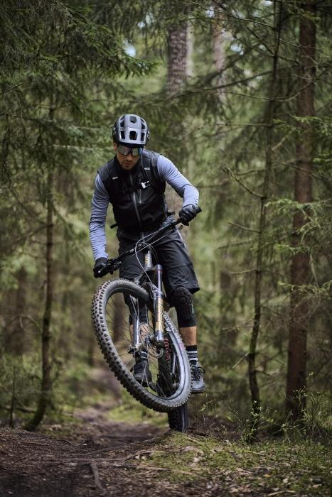 Actual product image Uvex Sports react Mips (56 - 59 cm)