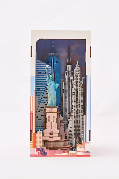 Actual product image Revell New York - Book Nook